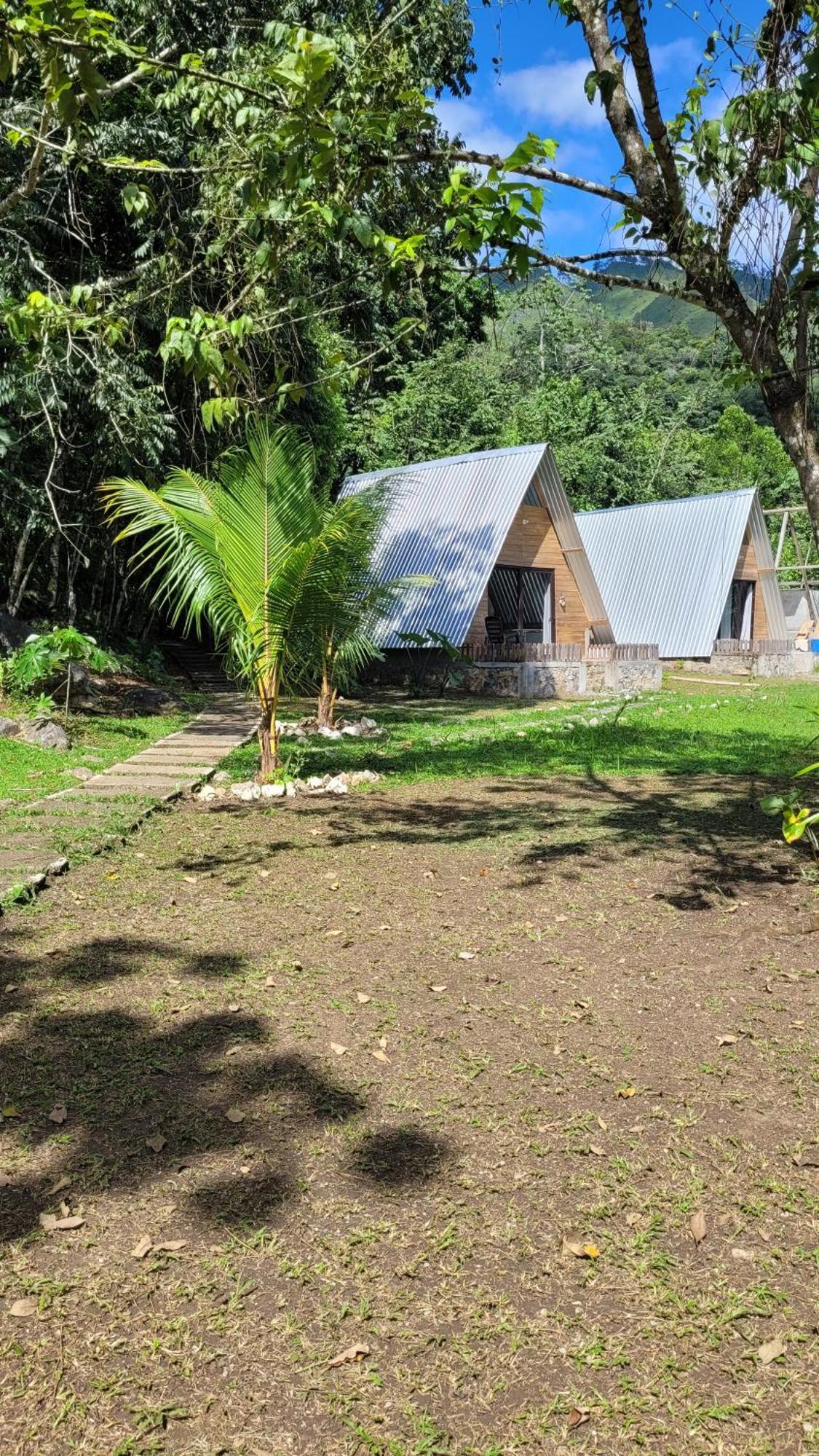 Pachamaya River Hostel Lanquin Bagian luar foto